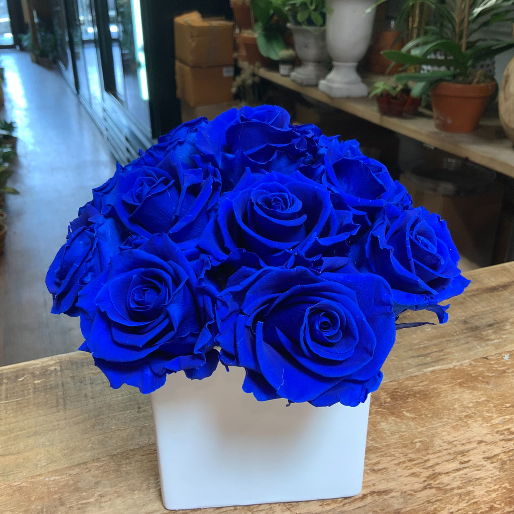 15 Blue Preserved Roses in a White Ceramic Cube