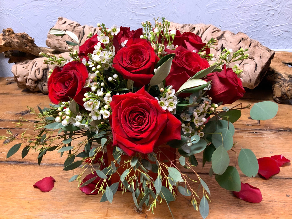 1 Dozen Roses in Glass Cube